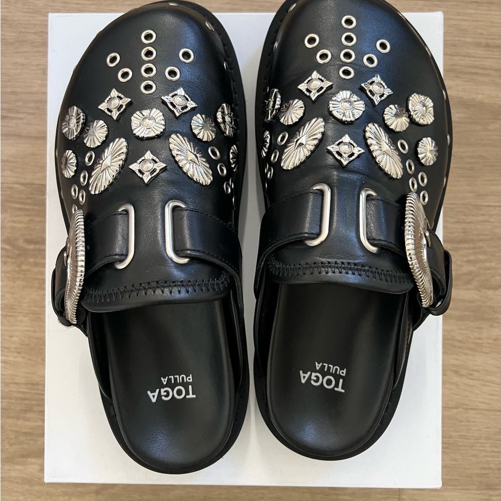 Brand new leather Toga Pulla Eyelet Metal Mules (size 39)